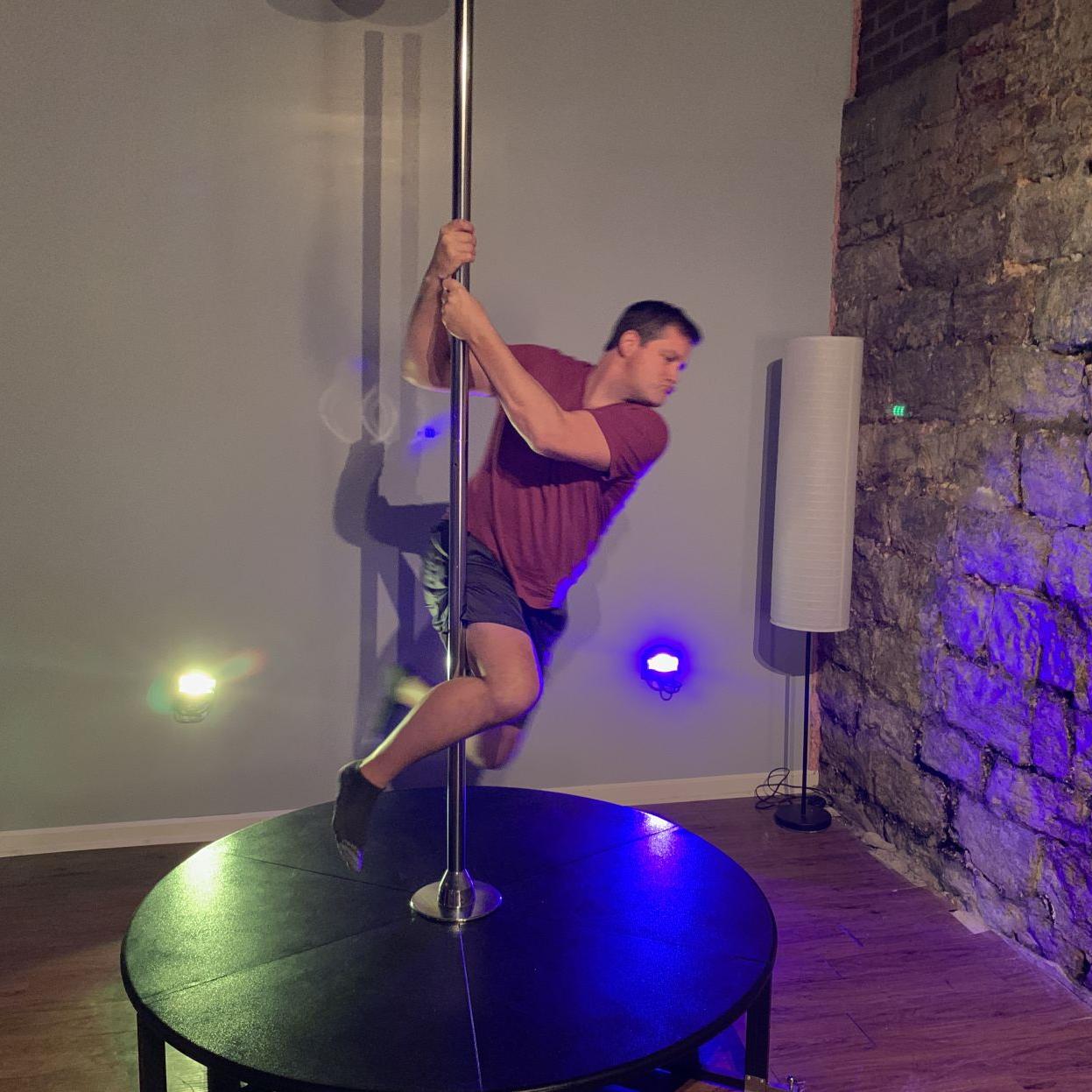 POLE DANCE - Keith Fireman Move.jpeg